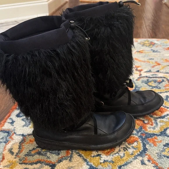 Sorel Ahnah Apres-Ski Black Fur-Trimmed Winter Boots - Picture 2 of 7
